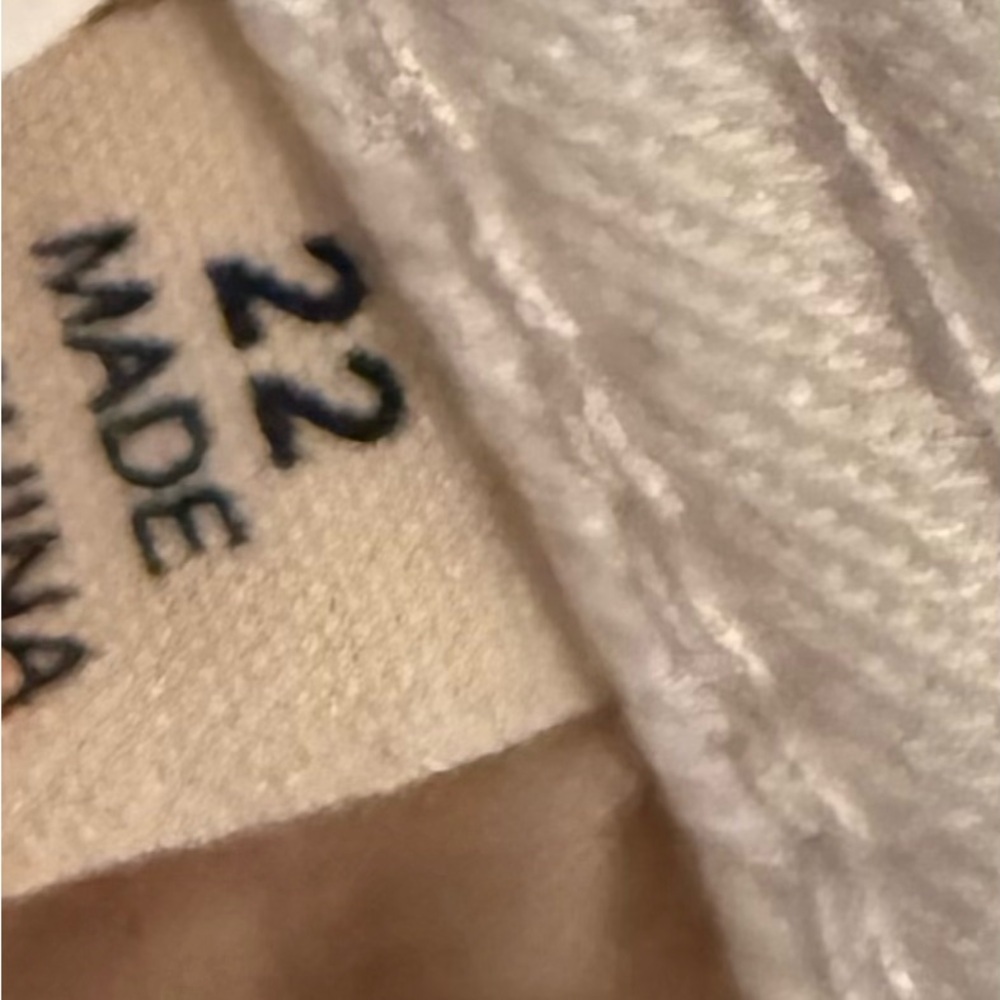 White Distressed Jeans Eloquii - Picture 5 of 5